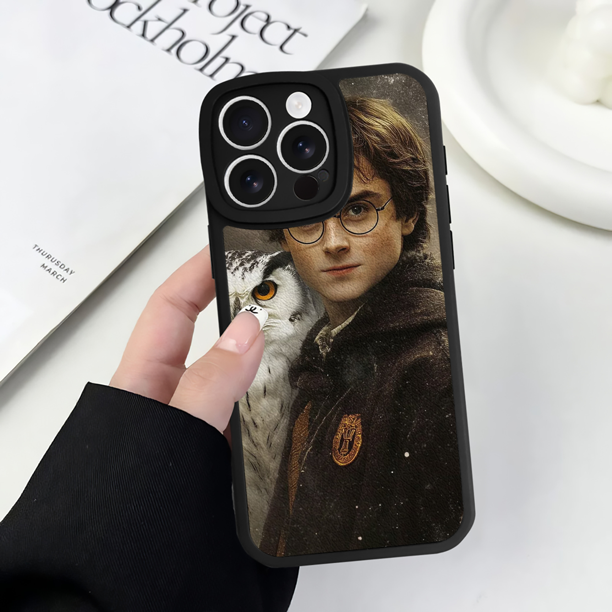 （画像用） Harry Potter ハリー・ポッターシリーズ 【iPhone 16シリーズ対応】シリコンスマホケース（レザー調） 材質：シリコン